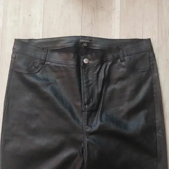 Shinestar Faux Leather Straight Leg Ankle Length Pants Size 3X - Picture 7 of 8